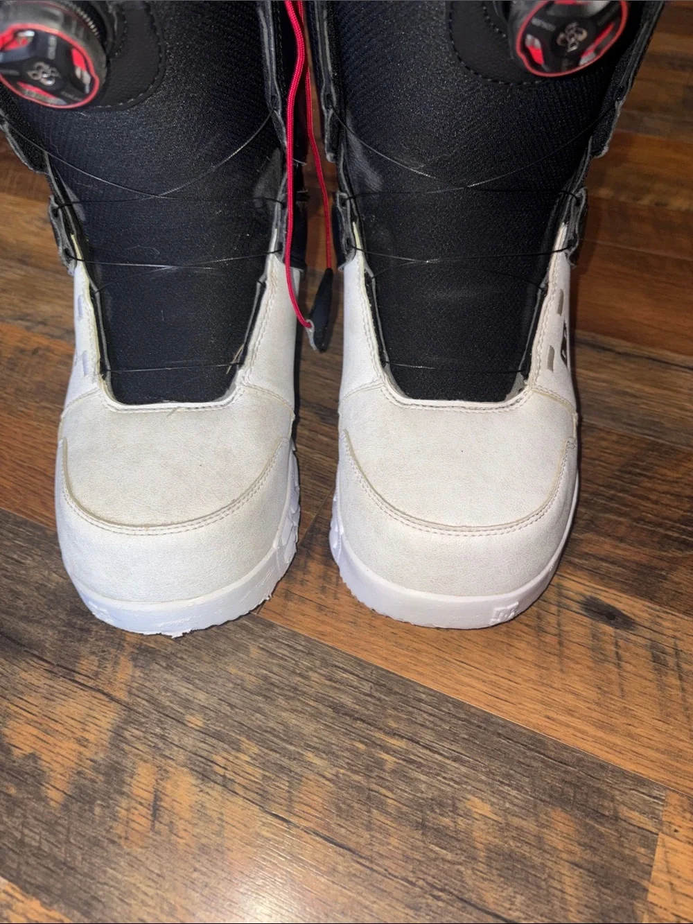 DC Scout BOA 2018 Snowboard Boots in Black, White & Red Accents‎